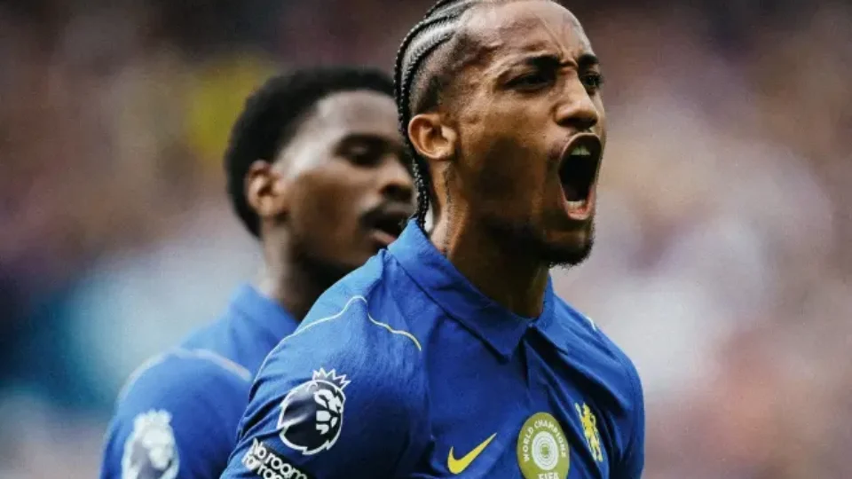 Chelsea vence Brighton em jogo de sete gols e sobe para vice-liderança