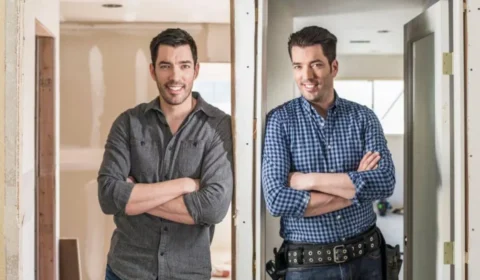 Fenômeno da TV paga, Irmãos à Obra ganha espaço inédito na TV aberta; veja o que muda