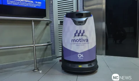 Robôs com IA chegam à Linha 5-Lilás e cortam em quase 99% o uso de água na limpeza