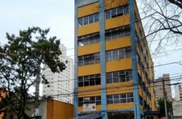 Dívida de R$ 10 milhões leva sede de sindicato de taxistas a leilão em São Paulo