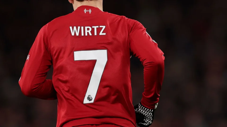 Divisão de jogos no streaming pesa o bolso dos torcedores do Liverpool