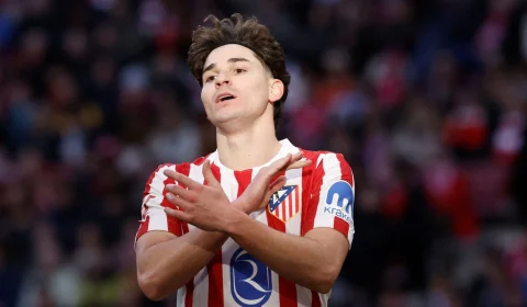 Julián Álvarez recua e reafirma compromisso com o Atlético