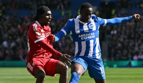 Brighton rejeita oferta milionária do Liverpool por Minteh