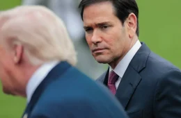 Trump deixa Air Force One às escondidas após ameaça do Irã e deixa Marco Rubio no avião