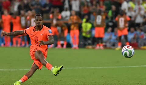 Al-Hilal mantém tradição e estreia com goleada no Campeonato Saudita