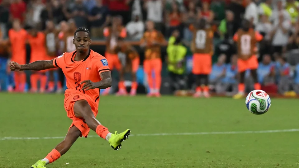 Al-Hilal mantém tradição e estreia com goleada no Campeonato Saudita