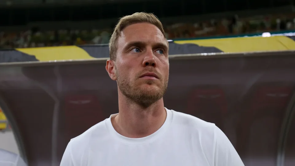 Substituição aos 26 minutos expõe primeiro atrito de Wissing no Al-Ittihad