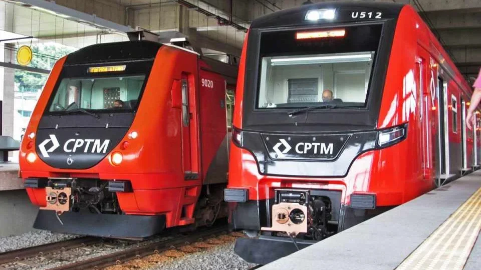Tarcísio sanciona lei que garante emprego de ferroviários da CPTM após concessão