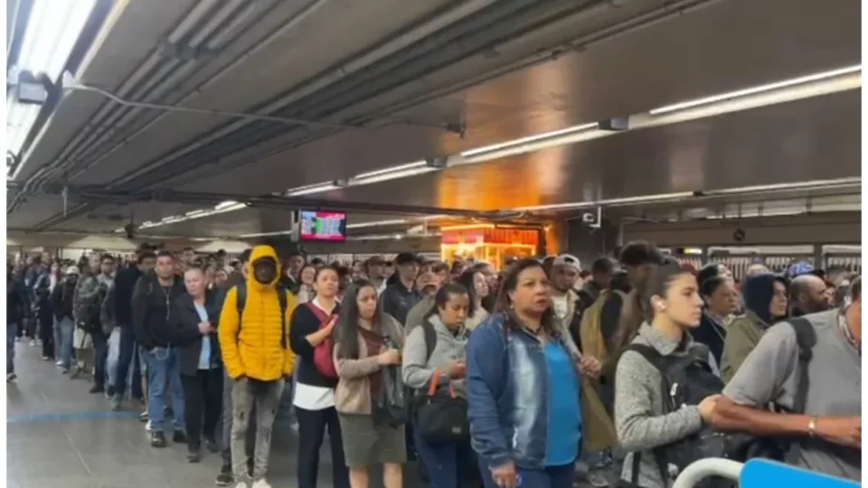 GREVE: Como chegar ao trabalho? Prefeitura suspende rodízio para diminuir impactos