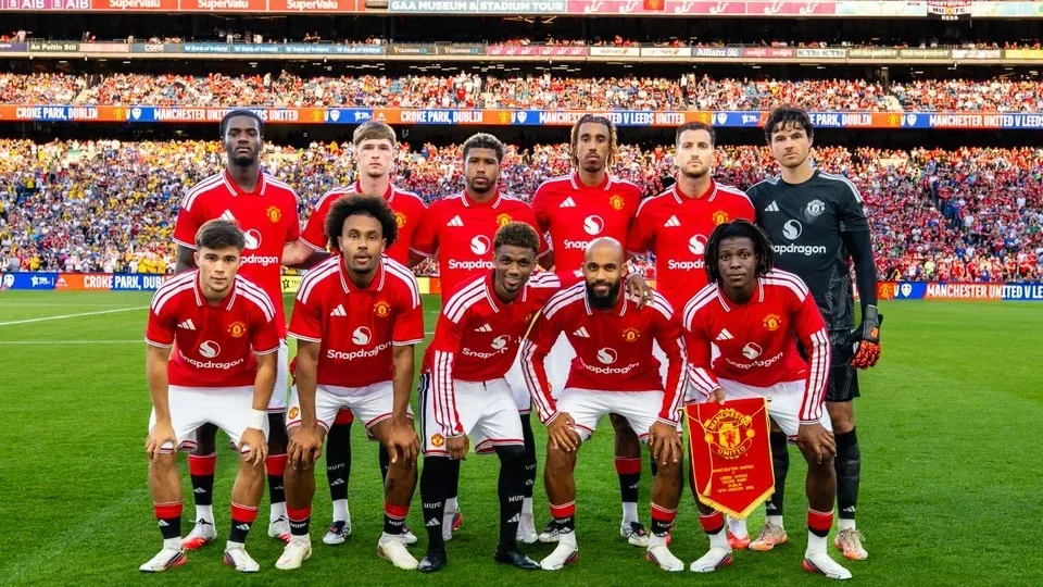 Manchester United e Leeds reacendem rivalidade em duelo que vale mais que um troféu de pré-temporada