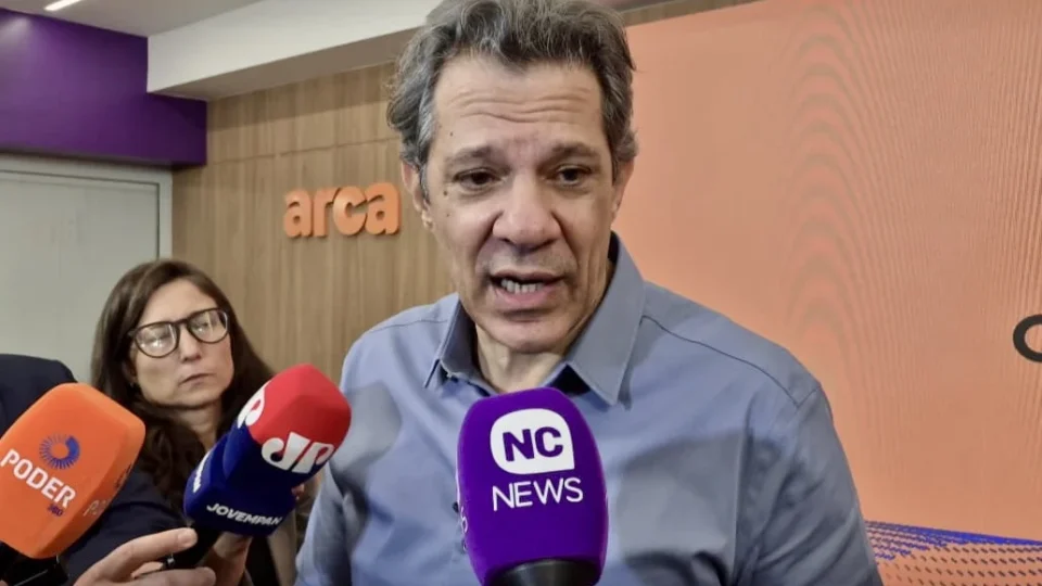 Haddad critica educação em SP e diz que Tarcísio terá de explicar queda do índice no Ideb