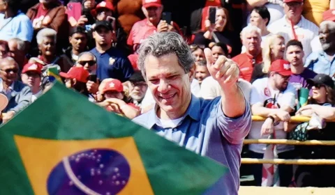 Lula diz que Haddad foi o “melhor ministro da Educação” e pede votos para petista ao Governo de SP