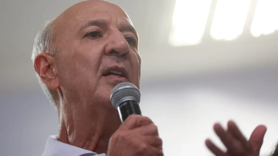 Candidatura de Arruda vira alvo no TRE-DF e abre nova disputa antes das eleições