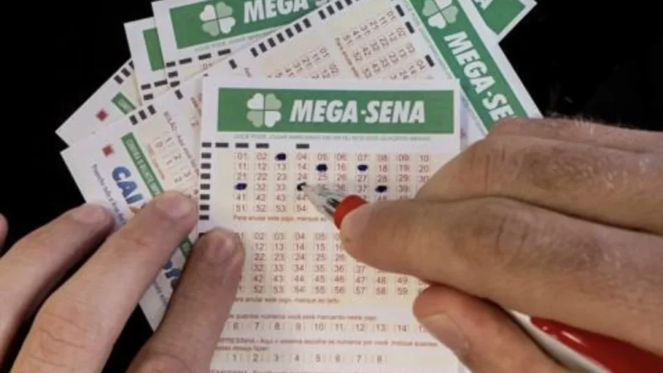 Mega-Sena acumula e prêmio chega a R$ 30 milhões; veja os números sorteados