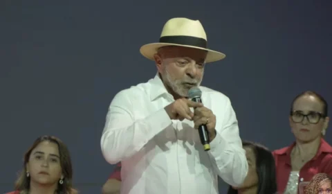 “Rico vota no rico”: Lula critica eleitores de baixa renda que apoiam candidatos ricos