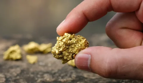 Ouro dispara e volta aos maiores níveis desde junho após decisão dos EUA