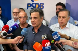 Aécio confirma candidatura ao Senado e promete projeto do PSDB para 2030