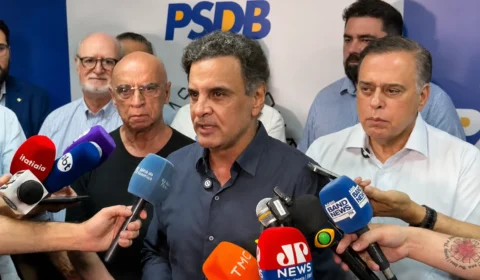 Aécio confirma candidatura ao Senado e promete projeto do PSDB para 2030
