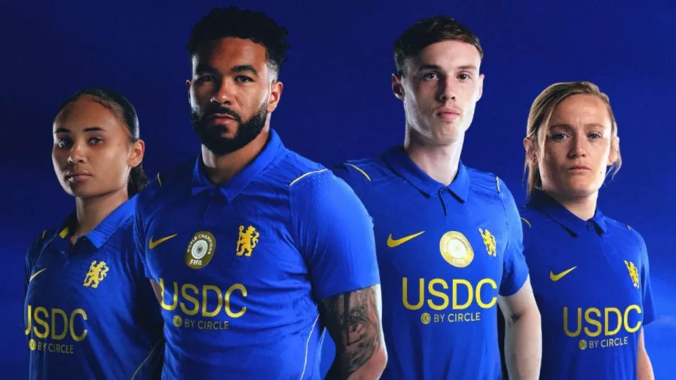 Chelsea estreia patrocínio da USDC e monitora joia do Palmeiras