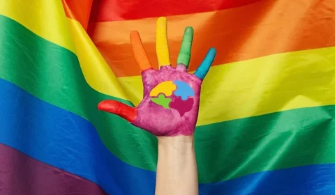 Jovens LGBTQIA+ têm maior uso de serviços de saúde mental, aponta estudo