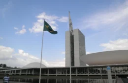 Pesquisas ao Senado mostram disputa acirrada em 6 estados para 2026