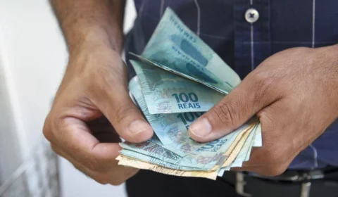 Salário mínimo pode chegar a R$ 1.741 em 2027; governo eleva previsão