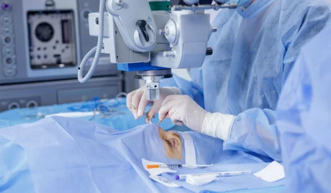 Mulher será indenizada em R$ 33,2 mil após cirurgia nas pálpebras deixar olhos assimétricos em BH