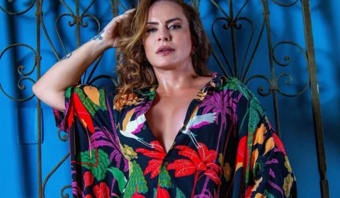 Núbia Oliiver revela reação do pai após ensaio nu: “Até hoje ele não toca no assunto”
