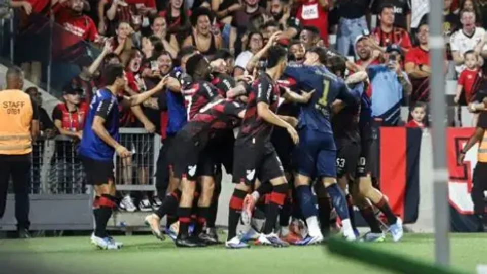 Por que Athletico teve dois capitães ao mesmo tempo contra o Botafogo?