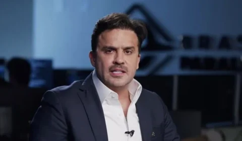 Pablo Marçal perde a paciência em entrevista, faz gesto obsceno e jornalista reage