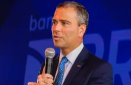 BRB cobra ex-presidente na Justiça e consegue bloquear R$ 565 mil por curso em Harvard
