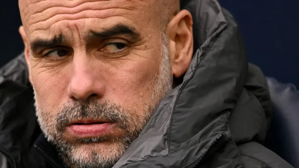 Arsenal domina Manchester City na Supercopa e acelera adeus de joia