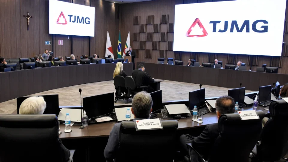 Sindicatos pressionam TJMG por reajuste enquanto TJSP expande estrutura