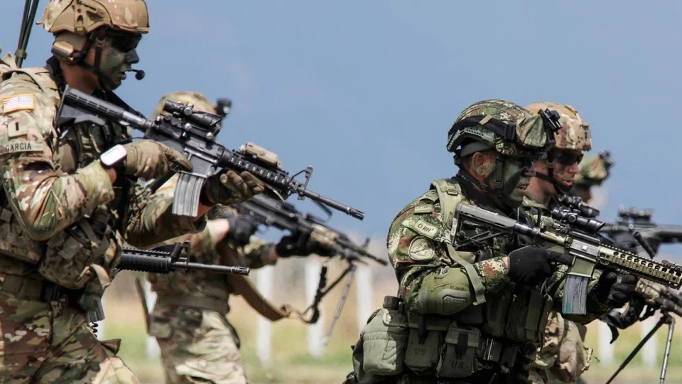 EUA avaliam operações terrestres contra traficantes na América Latina e ampliam pressão militar