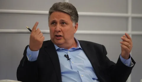 Garotinho anuncia major da PM como vice após troca de última hora na disputa pelo governo do Rio