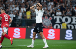 Corinthians vence, mas esforço não é suficiente e Inter passa para as quartas