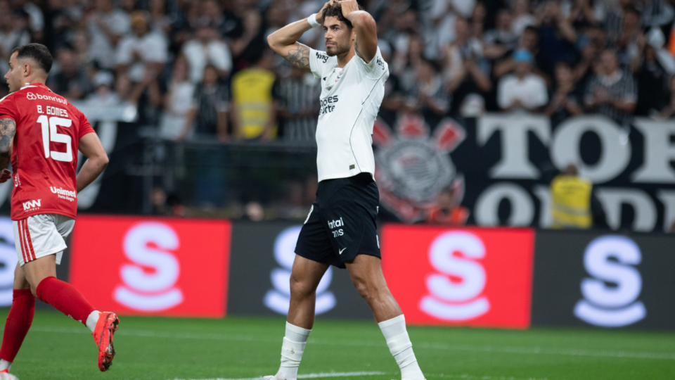 Corinthians vence, mas esforço não é suficiente e Inter passa para as quartas
