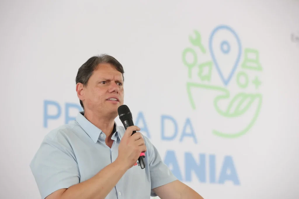 Onde mora Tarcísio de Freitas e como ele acelera saneamento em SP