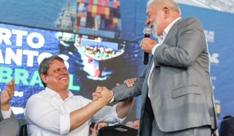 Tarcísio abre porta para diálogo com Lula e diz que vai governar com “pragmatismo” se ambos forem reeleitos