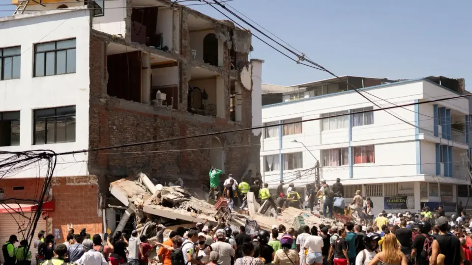 Terremoto de magnitude 7,4 mata 132 e deixa 570 feridos na Colômbia