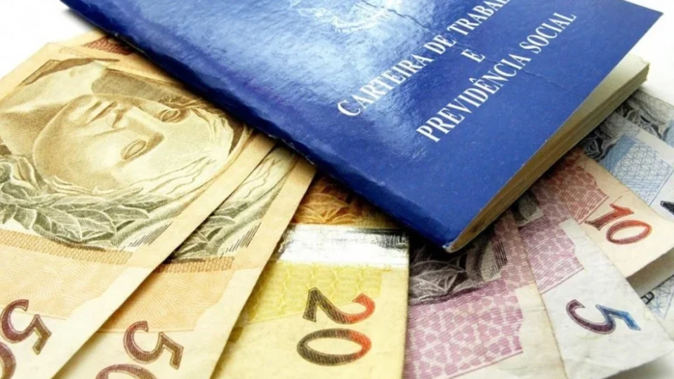 Salário mínimo de 2027 pode colocar R$ 82 bilhões em circulação; veja quem deve sentir o impacto