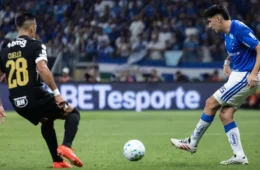 Cruzeiro e Atlético-MG empatam por 1 a 1 no Mineirão e deixam vaga na semifinal em aberto