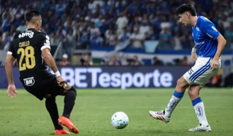 Cruzeiro e Atlético-MG empatam por 1 a 1 no Mineirão e deixam vaga na semifinal em aberto
