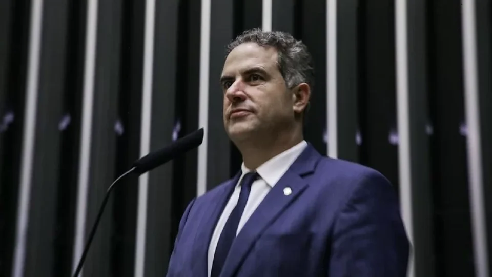 Emenda Pix de R$ 396 mil paga posto do cunhado de deputado