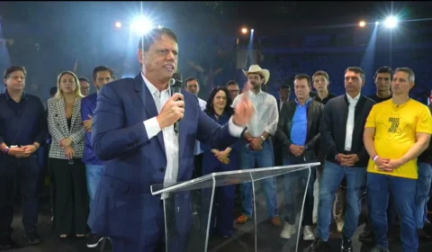 “Prometeu picanha, entregou imposto”: Tarcísio mira Haddad e critica governo federal