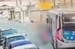 Colisão entre moto e ônibus deixa dois mortos na Zona Norte de São Paulo
