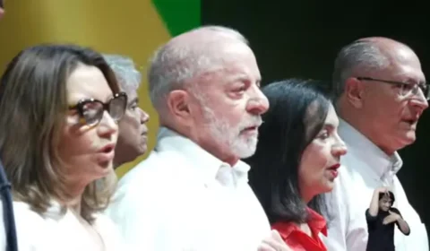 Lula se compara a Messi e Cristiano Ronaldo e diz disputar sua “7ª Copa” na corrida ao Planalto