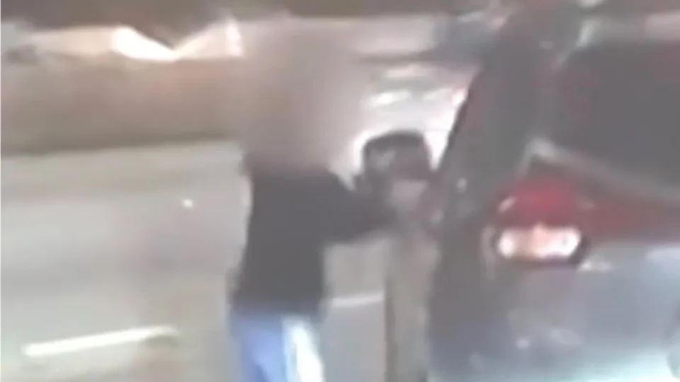 Criança de cerca de 7 anos é flagrada participando de furtos da “gangue do quebra-vidro” em São Paulo