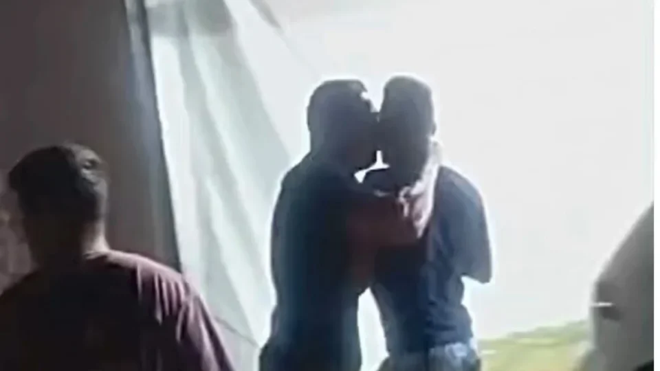 Prefeito de Taboão da Serra se envolve em confusão com munícipe durante evento da cidade