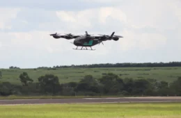 Carro voador da Embraer faz teste histórico e avança para nova fase nos EUA